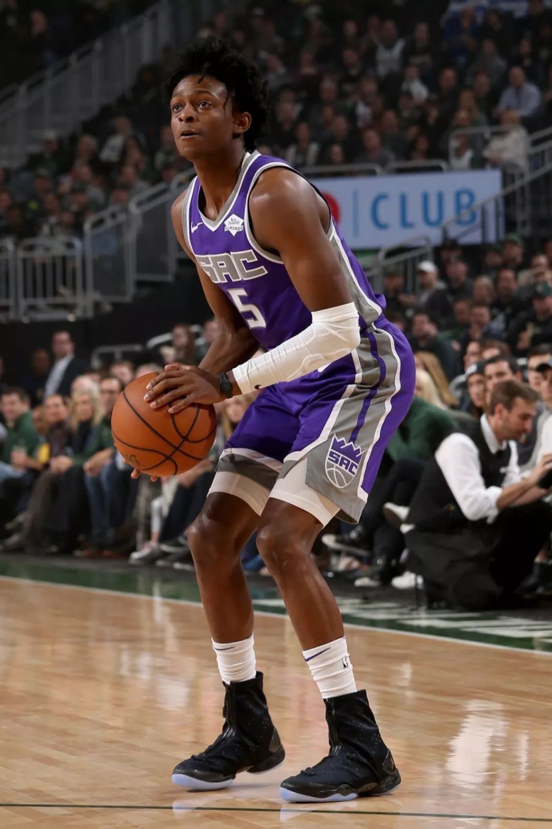 扮演重要角 扮演重要角